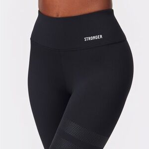 Stronger Signature Contouring Black Leggings
